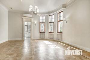 Коттедж 600м², 3-этажный, участок 20 сот.