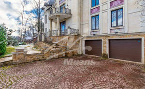 Дом 1100м², 4-этажный, участок 20 сот.