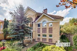 Дом 350м², 3-этажный, участок 13 сот.