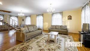 Дом 450м&sup2;, 3-этажный, посуточно, 