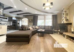 Коттедж 246м², 3-этажный, на длительный срок, 