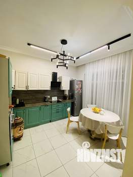 Дом 200м&sup2;, 2-этажный, посуточно, 