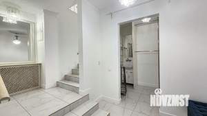 Дом 200м&sup2;, 3-этажный, на длительный срок, 