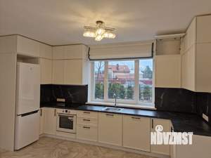 Коттедж 130м², 2-этажный, на длительный срок, 