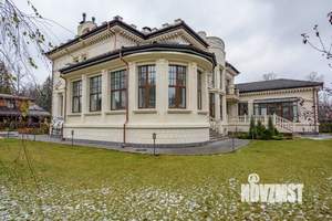 Коттедж 1500м², 2-этажный, на длительный срок, 