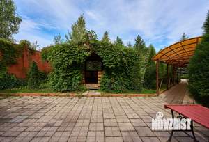 Дом 500м&sup2;, 3-этажный, посуточно, 