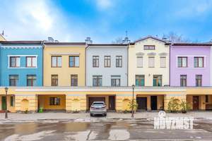 Таунхаус 200м², 3-этажный, на длительный срок, 