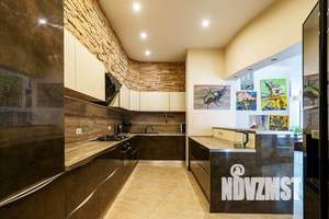 Дом 720м&sup2;, 3-этажный, посуточно, 