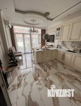 Таунхаус 300м², 3-этажный, на длительный срок, 