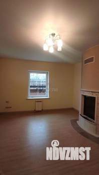 Дом 900м&sup2;, 3-этажный, посуточно, 