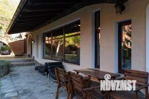 Коттедж 180м², 4-этажный, на длительный срок, 