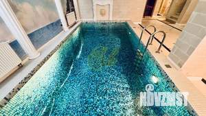 Дом 450м&sup2;, 3-этажный, посуточно, 