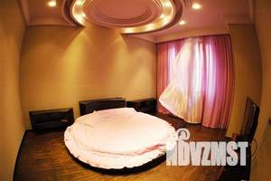 Дом 1200м&sup2;, 3-этажный, посуточно, 