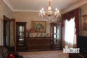 Коттедж 450м², 3-этажный, на длительный срок, 