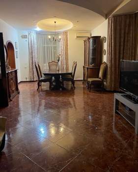 Дом 184м&sup2;, 2-этажный, на длительный срок, 