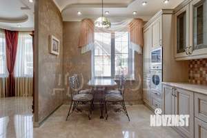 Дом 750м², 2-этажный, посуточно, 