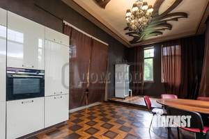 Дом 1300м², 3-этажный, посуточно, 