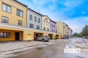 Таунхаус 200м², 3-этажный, на длительный срок, 