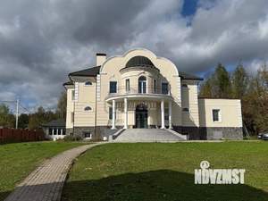 Дом 900м&sup2;, 3-этажный, посуточно, 