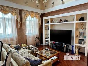 Таунхаус 240м², 4-этажный, на длительный срок, 