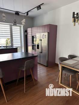Таунхаус 270м², 3-этажный, на длительный срок, 