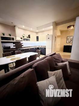 Таунхаус 180м², 2-этажный, на длительный срок, 