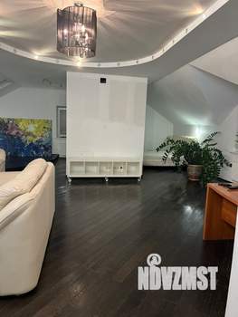 Коттедж 200м&sup2;, 2-этажный, на длительный срок, 