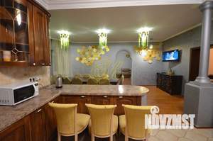 Дом 450м², 2-этажный, посуточно, 