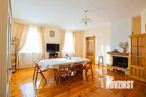 Коттедж 600м², 3-этажный, на длительный срок, 