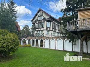 Дом 1000м², 3-этажный, посуточно, 