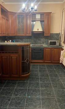 Дом 184м&sup2;, 2-этажный, на длительный срок, 