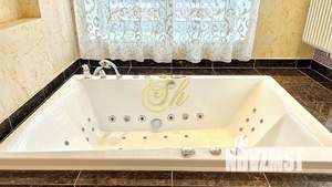 Дом 450м&sup2;, 2-этажный, посуточно, 