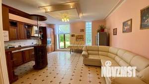 Дом 1100м², 3-этажный, посуточно, 