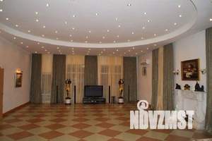 Дом 1326м&sup2;, 3-этажный, посуточно, 