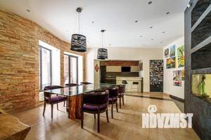 Дом 720м&sup2;, 3-этажный, посуточно, 