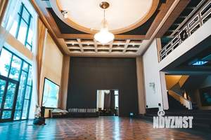 Дом 1200м&sup2;, 3-этажный, посуточно, 