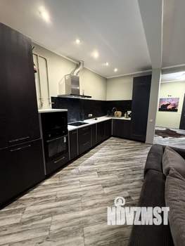 Таунхаус 220м², 2-этажный, на длительный срок, 