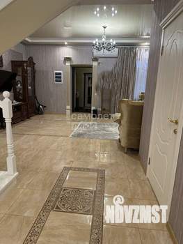 Таунхаус 186м&sup2;, 3-этажный, на длительный срок, 