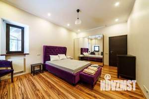 Дом 720м&sup2;, 3-этажный, посуточно, 