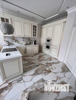 Таунхаус 300м², 3-этажный, на длительный срок, 