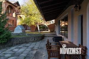 Коттедж 180м², 4-этажный, на длительный срок, 