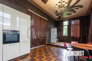 Дом 1300м², 3-этажный, посуточно, 