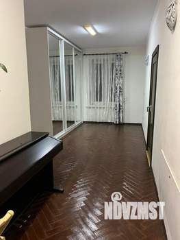 Коттедж 200м&sup2;, 2-этажный, на длительный срок, 