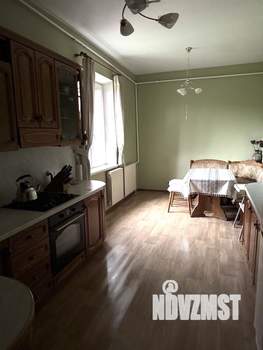 Коттедж 600м², 3-этажный, на длительный срок, 