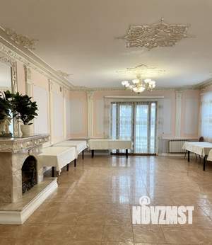 Дом 1300м&sup2;, 3-этажный, посуточно, 