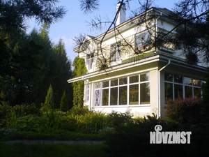 Коттедж 320м², 2-этажный, на длительный срок, 