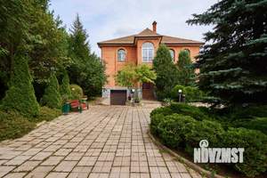 Дом 500м&sup2;, 3-этажный, посуточно, 