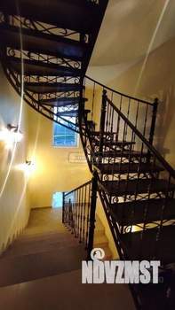 Дом 900м&sup2;, 3-этажный, посуточно, 