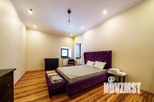 Дом 720м&sup2;, 3-этажный, посуточно, 