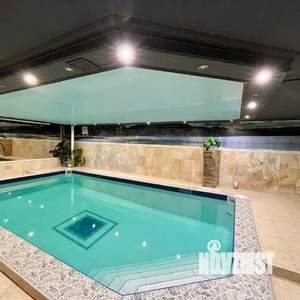 Дом 1300м&sup2;, 3-этажный, посуточно, 